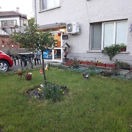 Владимировата Къща 卡洛费尔 外观 照片